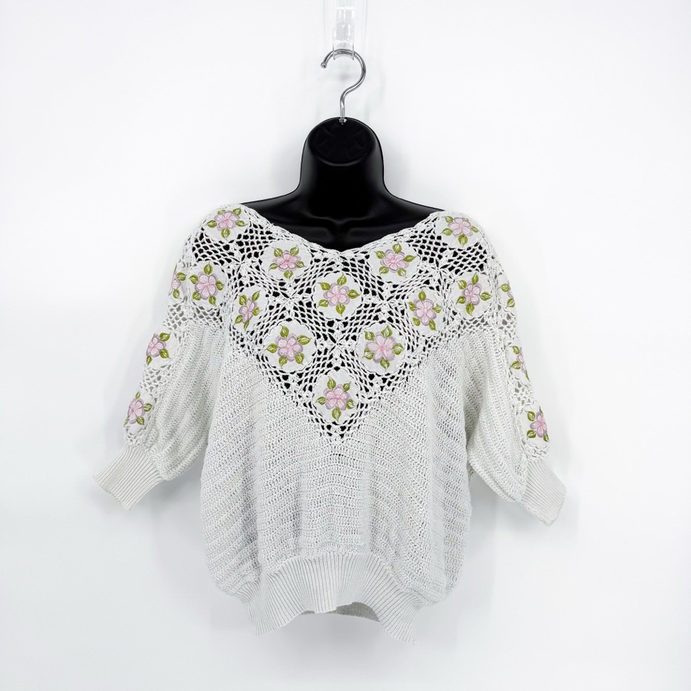 Vintage Handmade Floral Embroidered Knit Sweater Blouse White